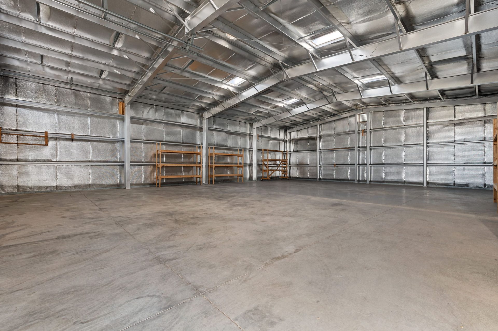 2,700 square foot insulated RV garage